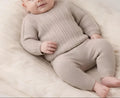 MINIBANDA COMPLETO 2 PZ. IN MAGLIA, UNISEX. COTONE/LANA.